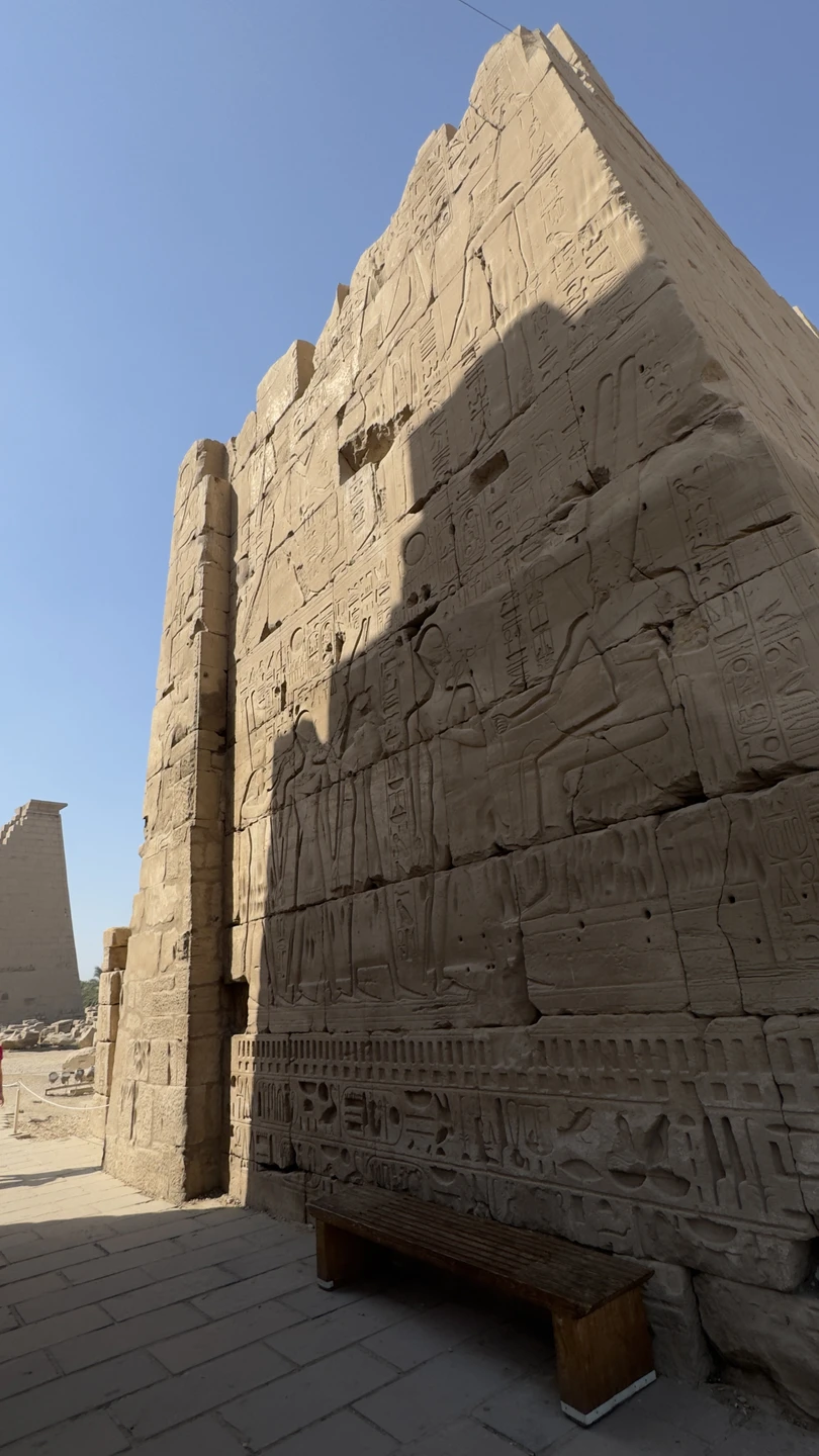 Прекрасная, комфортная поездка получилась в Луксор. Забрали в указанное время из отеля, дорога длинная, но нисколько