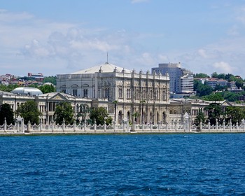 Дворец Долмабахче, водная прогулка, обед по-турецки, разноцветный Балат