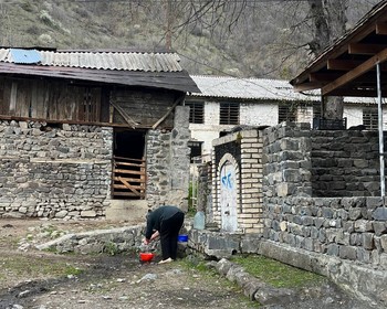 Гах, Илису и водопад Рам-Рама