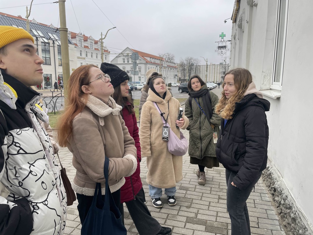 Спасибо Антонине за прекрасную экскурсию. Антонина-замечательный, вежливый и внимательный экскурсовод, рассказала много интересного, ответила на все