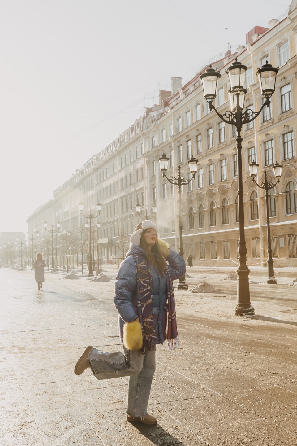 Прекрасная девушка, очень комфортная в общении, четко знает маршрут, все по делу и несмотря на сильный