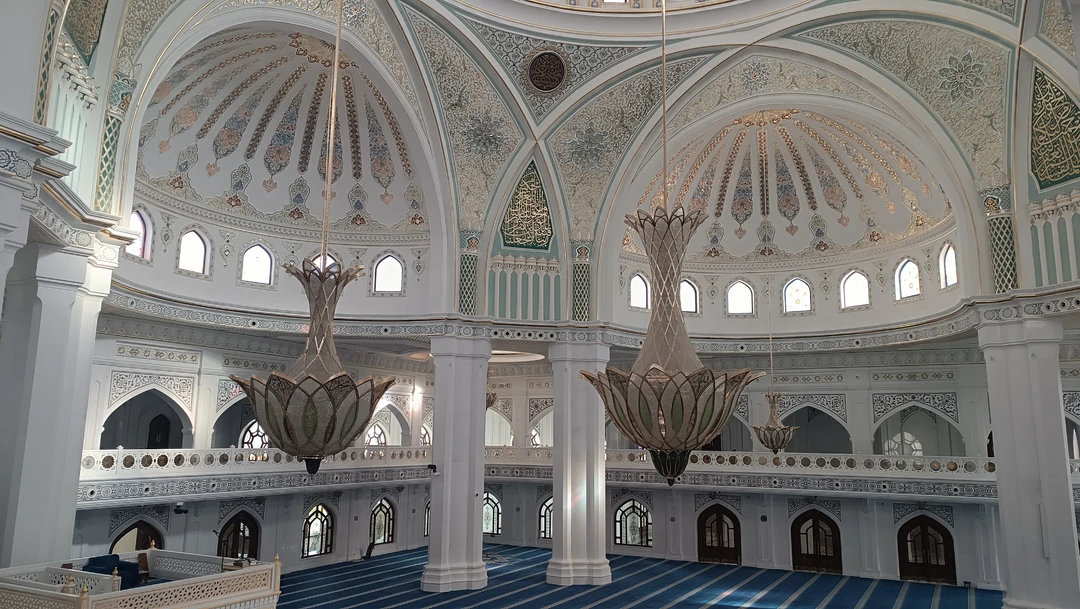 Недавно побывал на отличной экскурсии, и хочу поделиться своими впечатлениями! Экскурсовод Рамзан рассказал нам много интересного