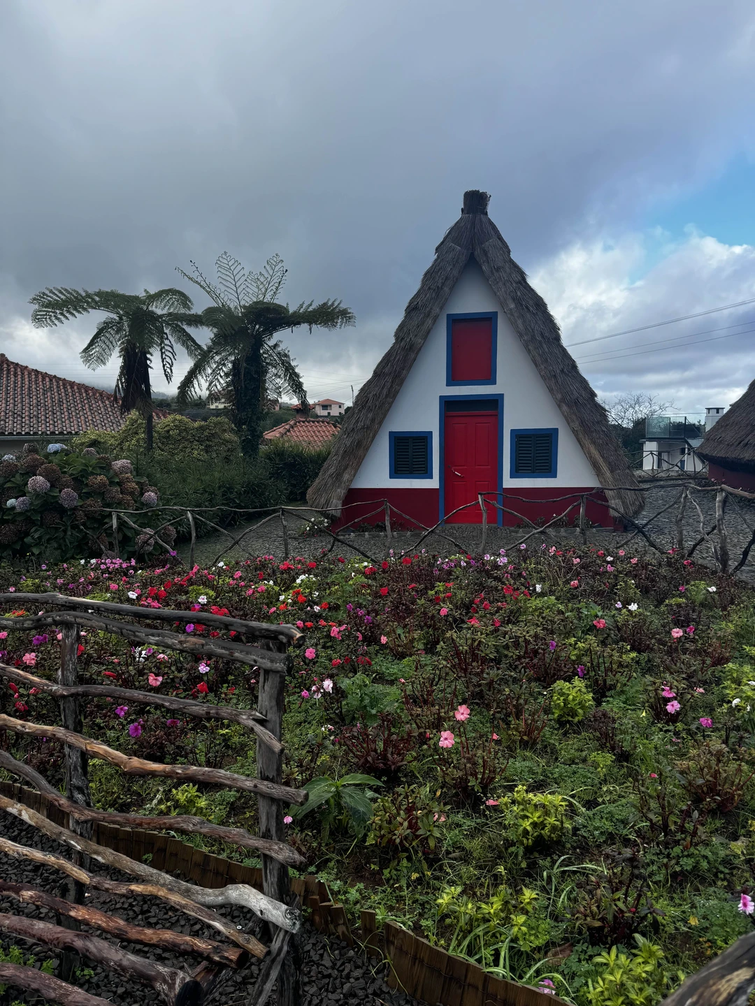 Очень понравились экскурсии с Максимом. Отличный гид, прислушивается к пожеланиям, ответит на любой вопрос. Смело рекомендовала бы друзьям!