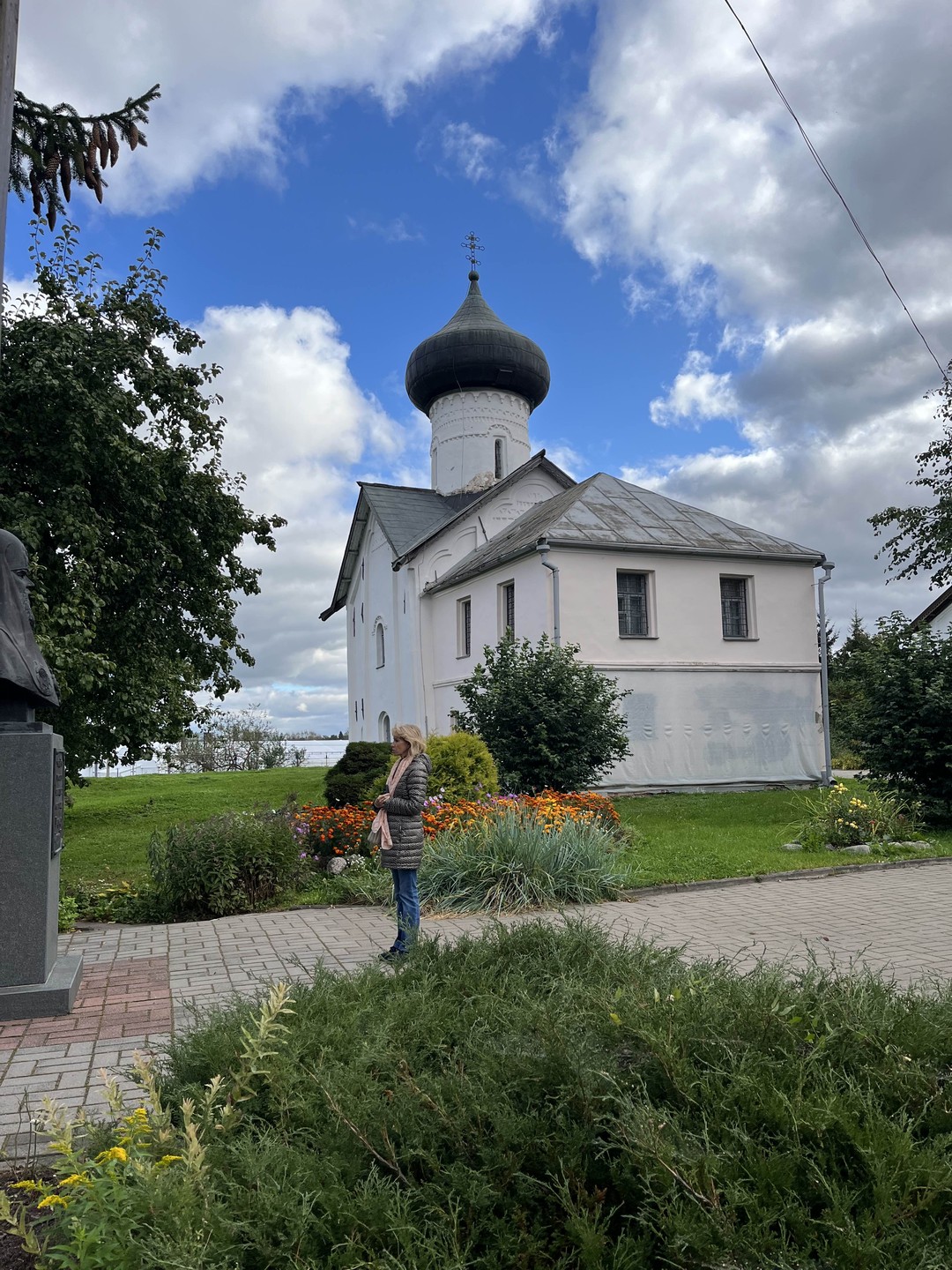 Были с подругой на прекрасной экскурсии с Еленой. Нам очень понравилось. Елена прекрасный рассказчик, позитивный человек