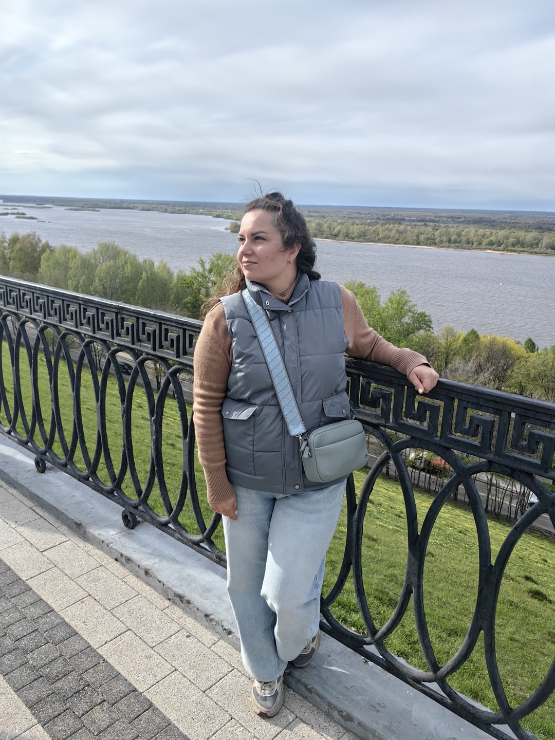 Ольга - чудесный экскурсовод! Водила нас по набережной 2,5 часа! Рассказала очень интересную историю и факты тз жизни города! 100% рекомендую!