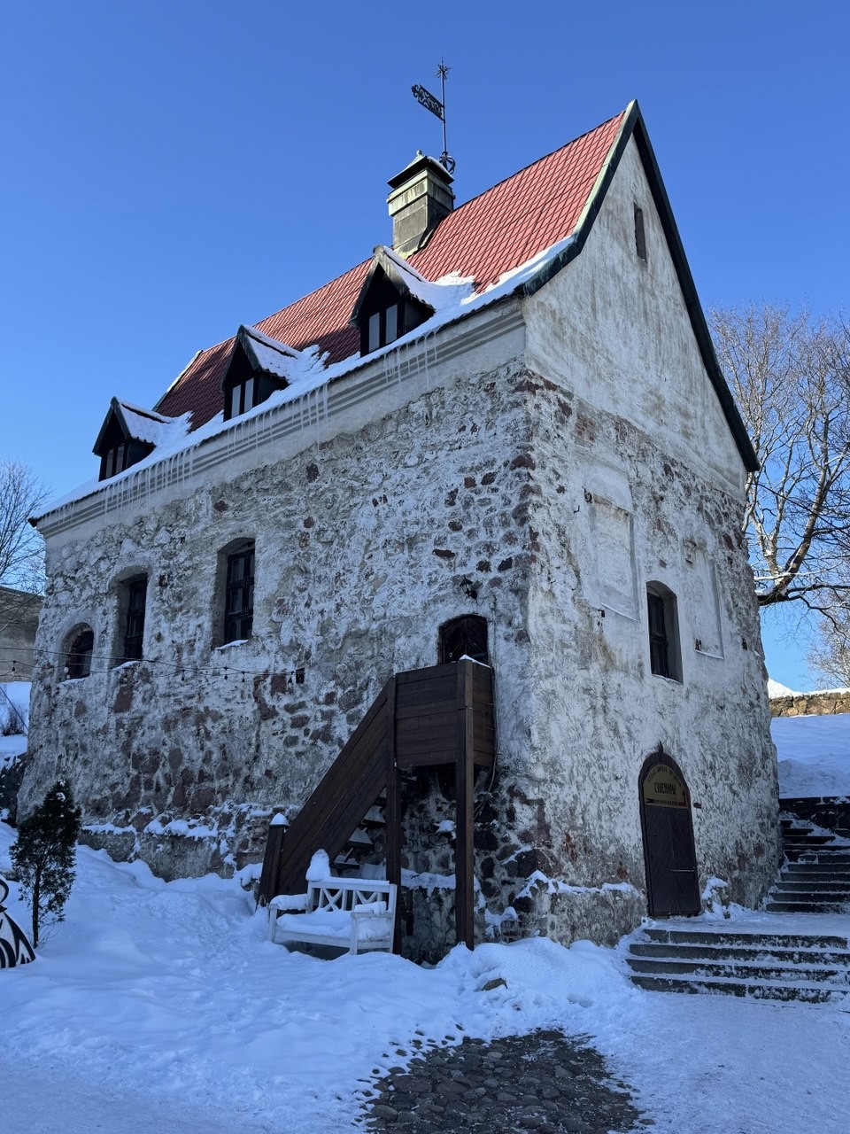 Великолепная экскурсия по историческому центру Выборга. Ольга Ивановна - эрудированный, образованный экскурсовод. Погрузились в атмосферу средневекового