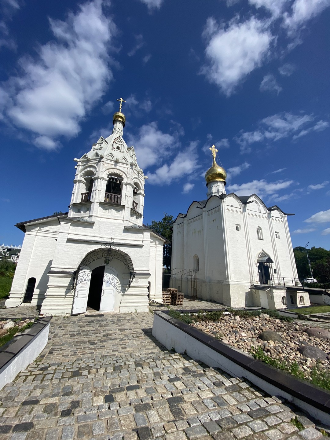 Мы очень рады, что знакомство с Сергиевым Посадом началось с экскурсии, которую провела для нас Анна