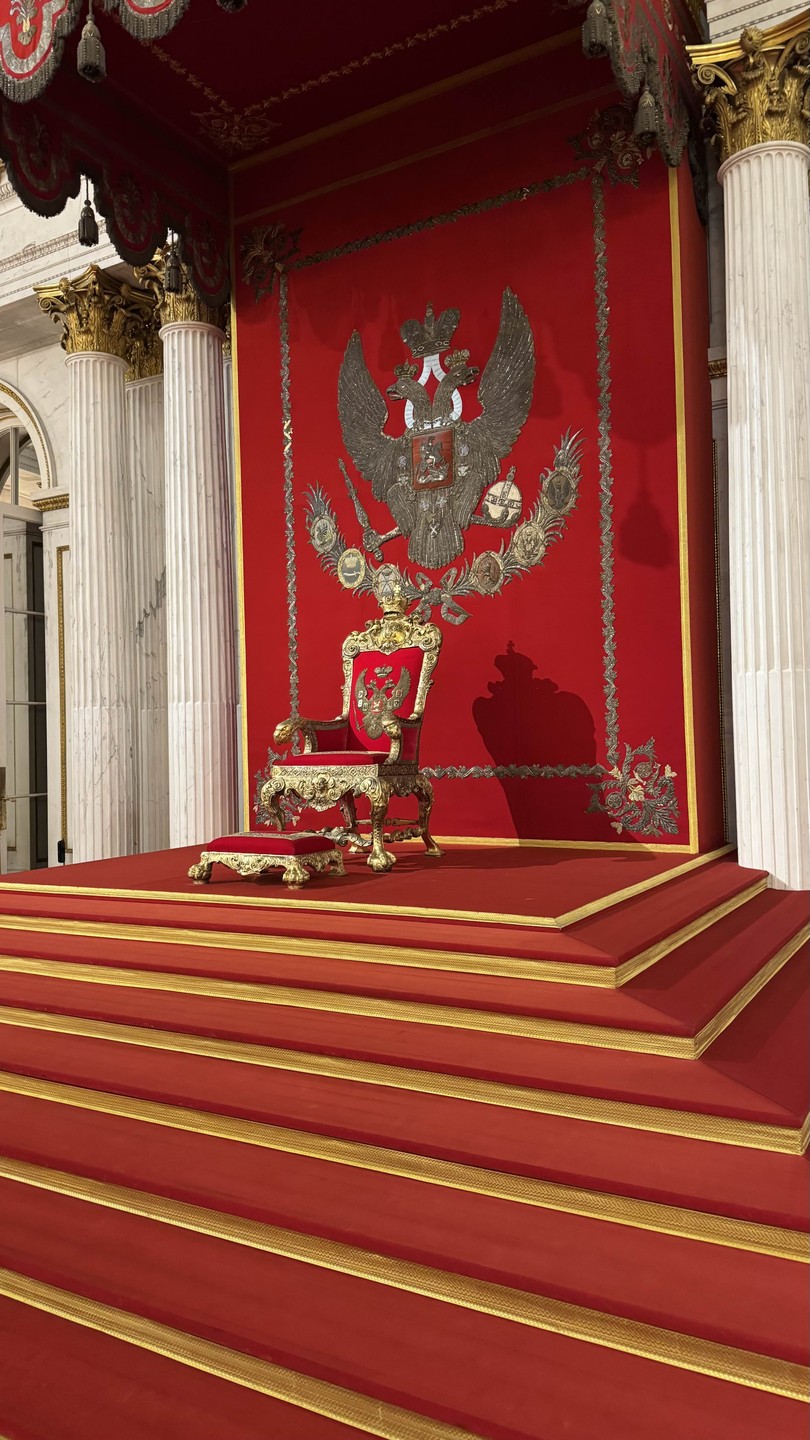 Спасибо Елене за экскурсию! Речь приятная, информация интересная, время пролетело незаметно! Гулять по Эрмитажу с таким