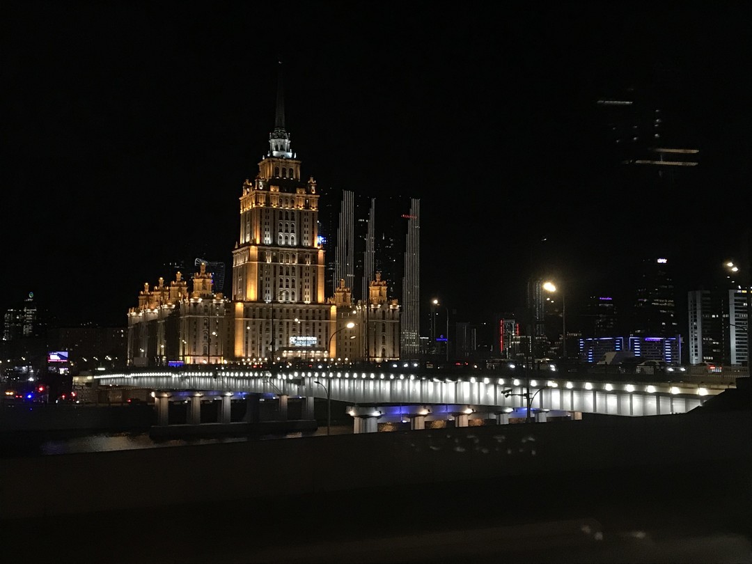 Очень удачный маршрут, увидели сразу очень много знаковых мест, очень удобно для тех кто в Москве