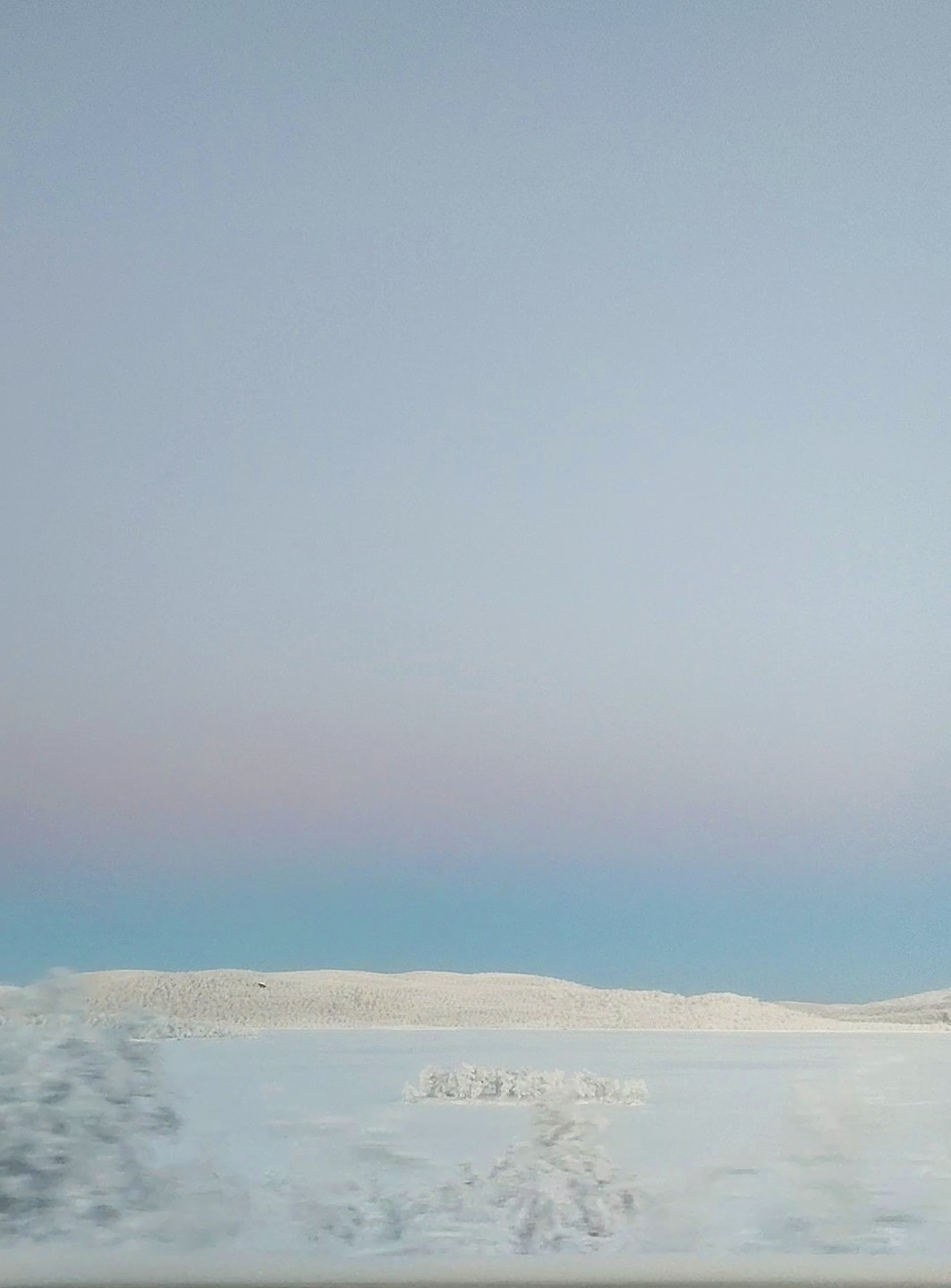 Териберка - место с прекрасными видами. Когда мы ехали туда за окном было как в сказке,