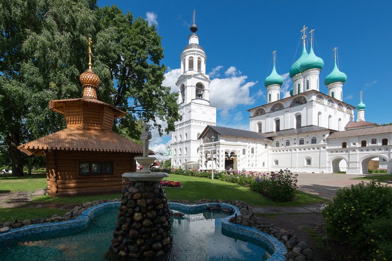 Из Ярославля - в старинный Толгский монастырь