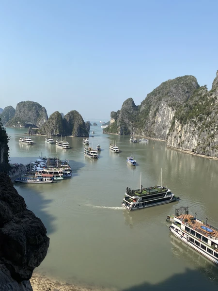 всё прошло хорошо! гид был русскоговорящим, в целом все ожидаемо и с прекрасной организацией! спасибо