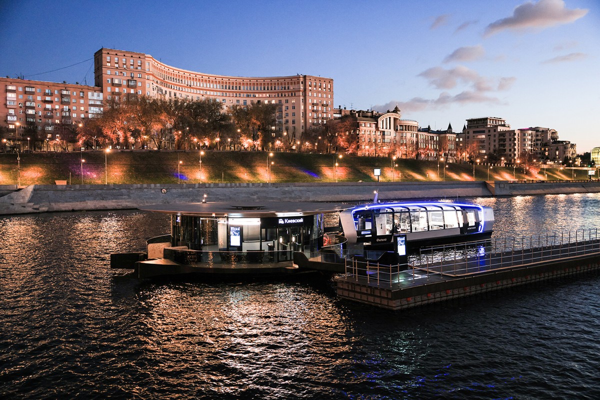 На речном трамвайчике от Киевского вокзала до парка «Фили» (11/12)