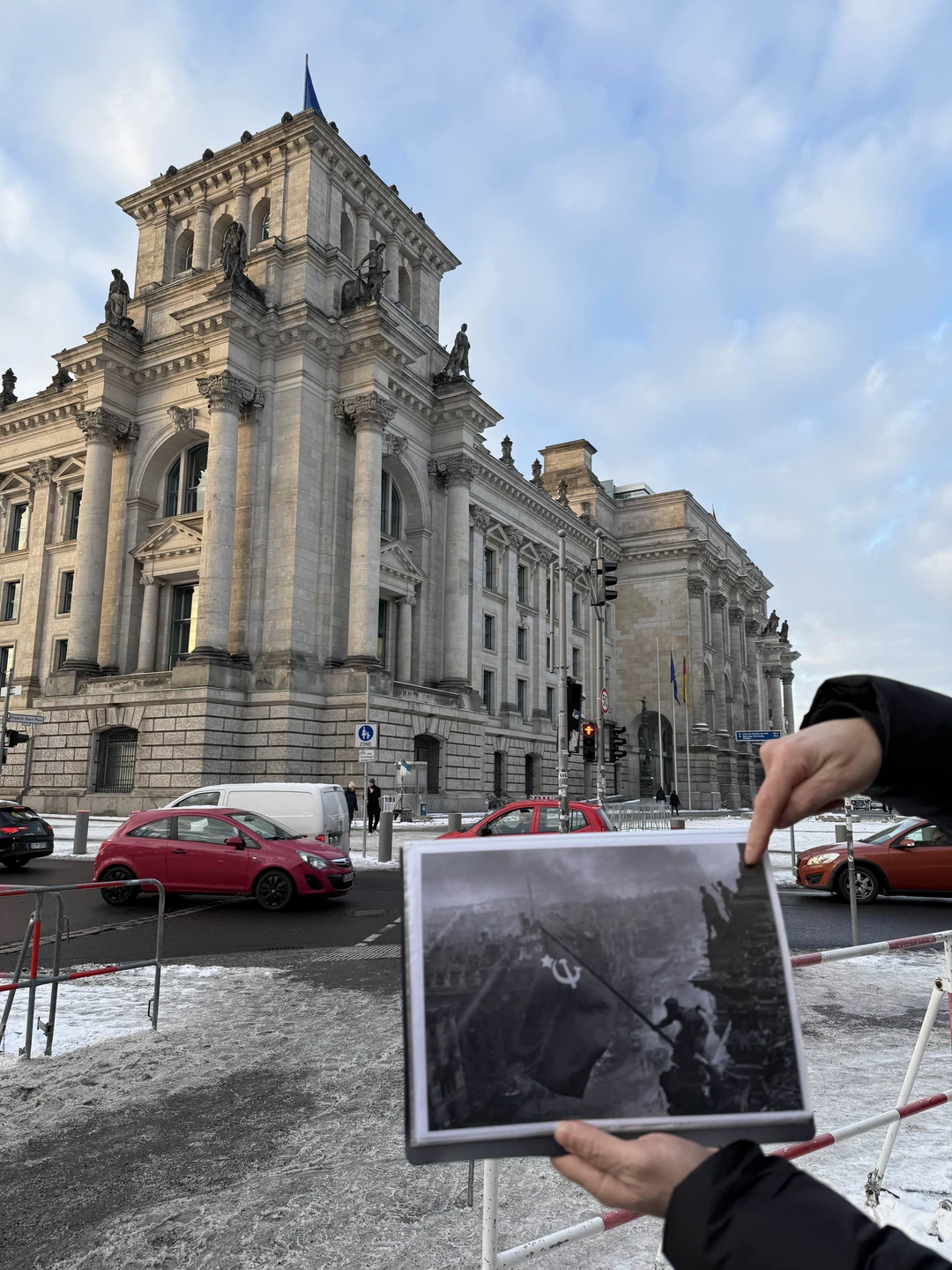 Экскурсовод Дмитрий мастер своего дела! Показал и рассказал все, я просто в восторге! Спасибо огромное