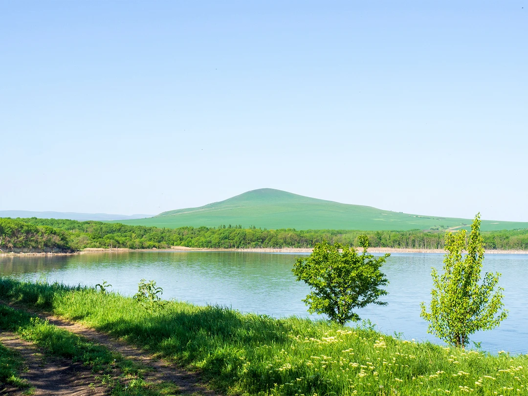 Грязь и&nbsp;вода озера Тамбукан