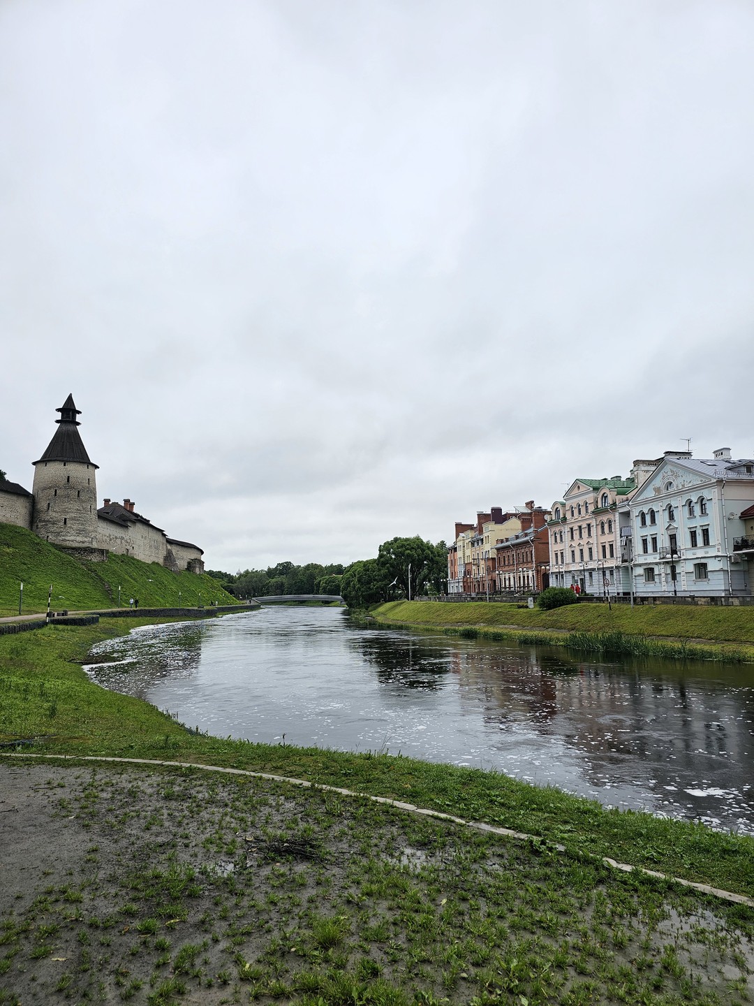 Обзорная пешеходная экскурсия по Кремлю и центру Пскова (Анна)