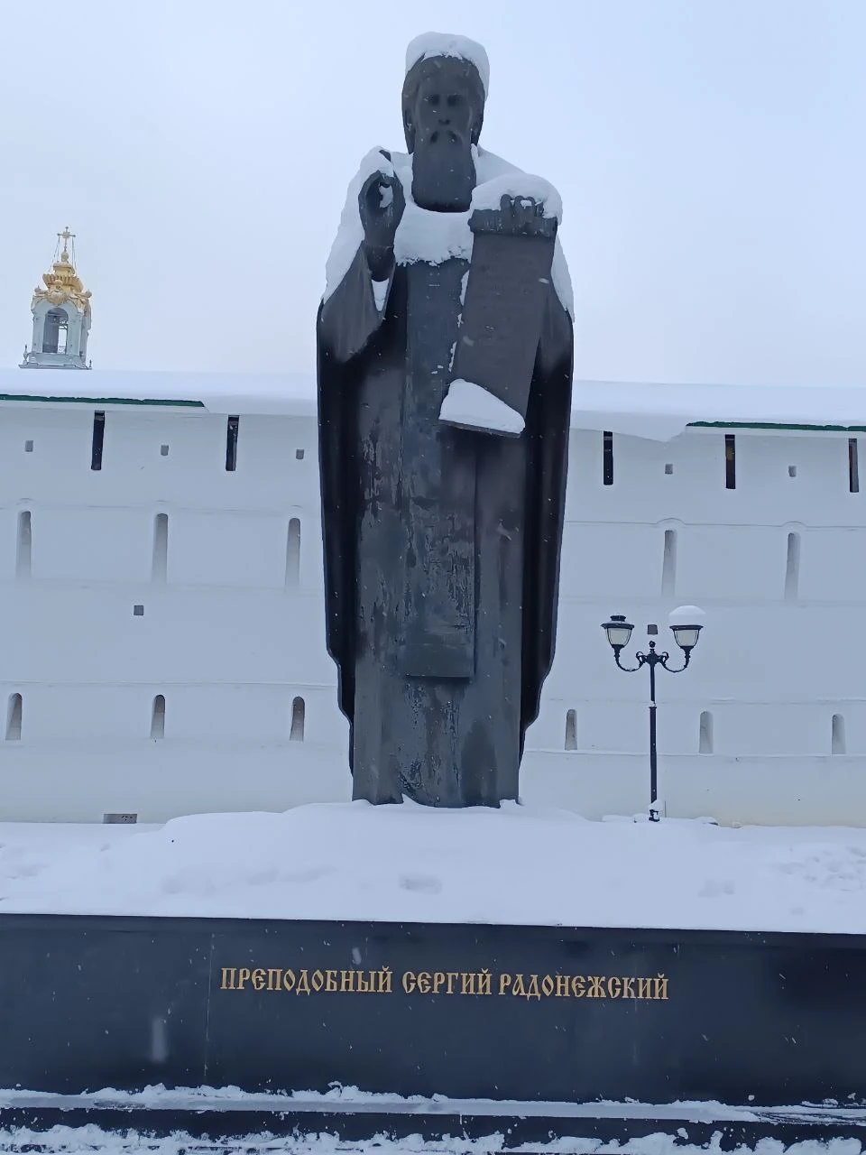 Экскурсия замечательная. Экскурсовод Анна очень располагает к себе. Завораживающая подача материала, прекрасно выстроен маршрут экскурсии. Узнали