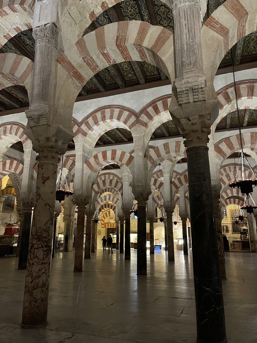 Рубен - профессиональный гид, который любит свое дело и свой город! С таким человеком узнаешь много