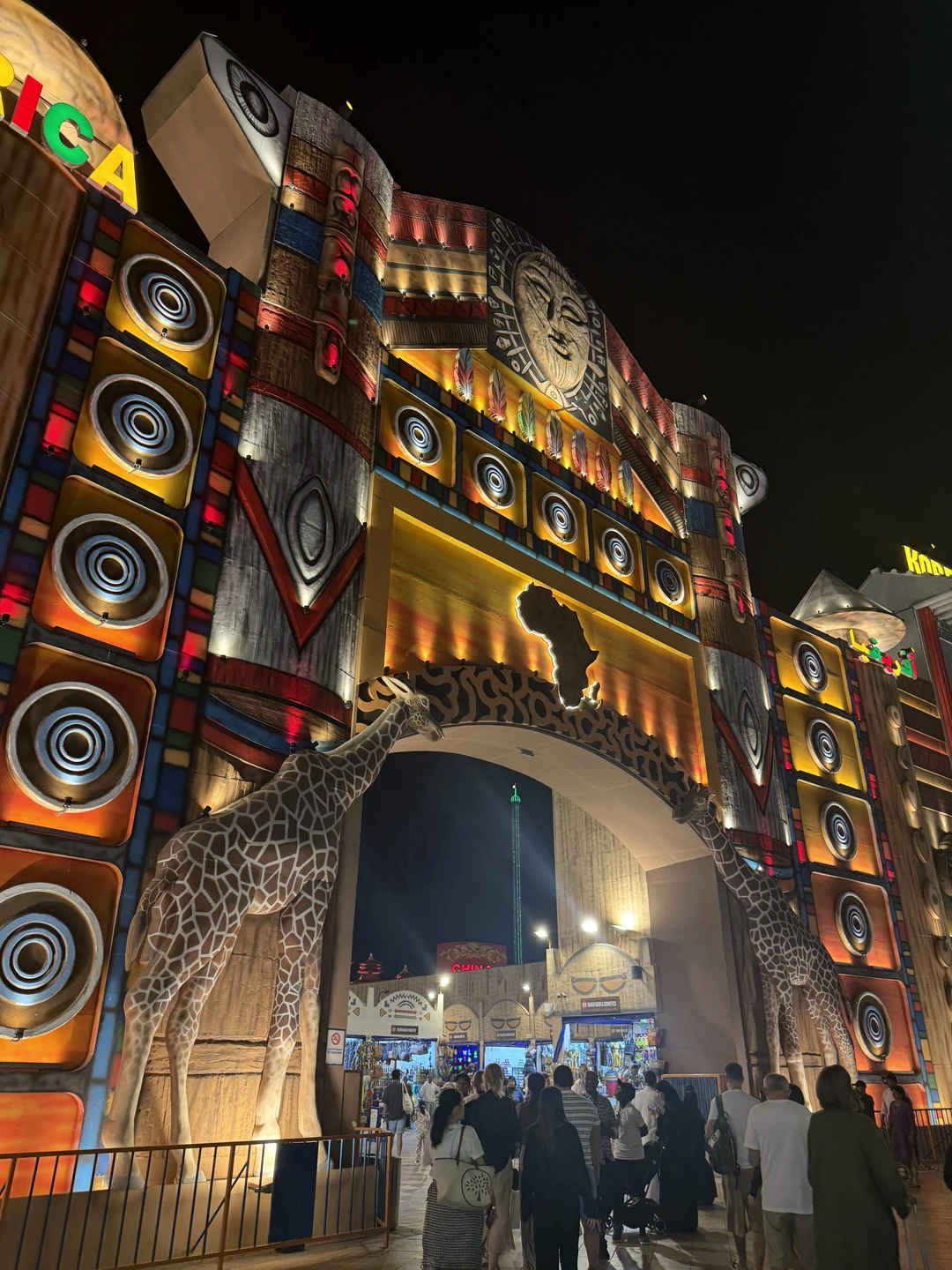 Нам оооочень понравилось! Отличный водитель, машина новая, комфортная! Вай фай в машине есть, ехал спокойно, ребенок