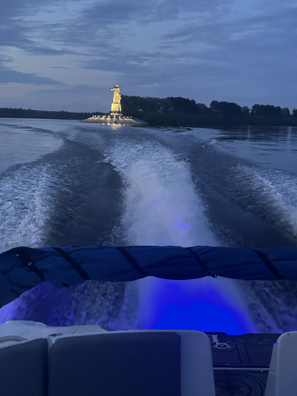 Фото Исследуем Рыбинское водохранилище: прогулка на катере