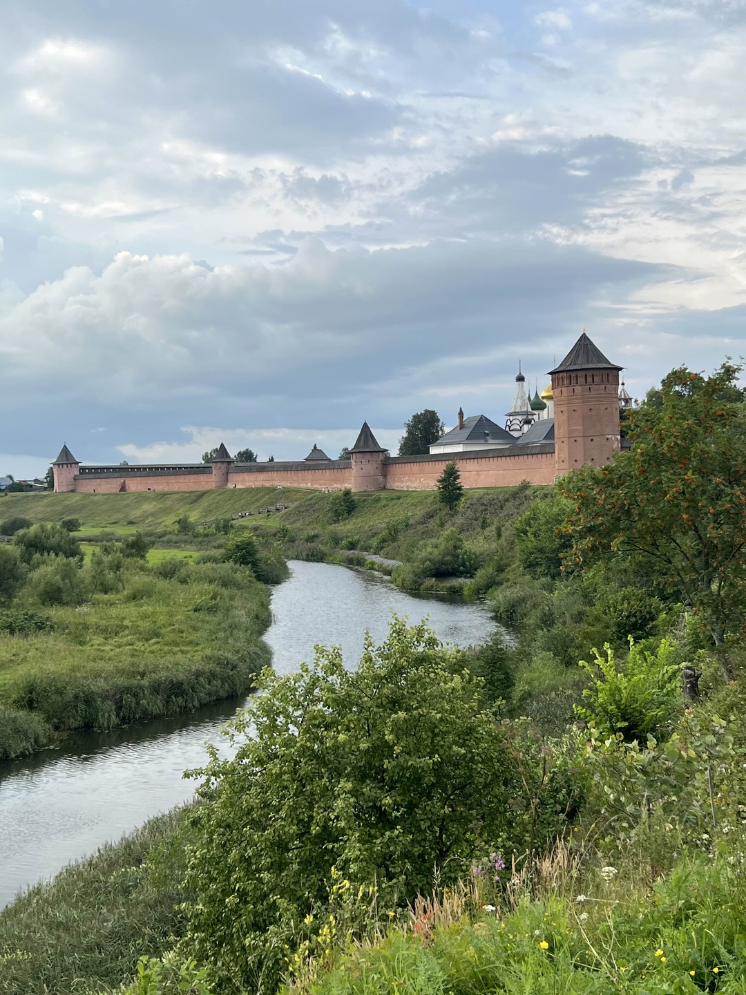 В этом городе все совпало: отдых, тишина, спокойствие, неторопливость… а об его истории в настоящем и