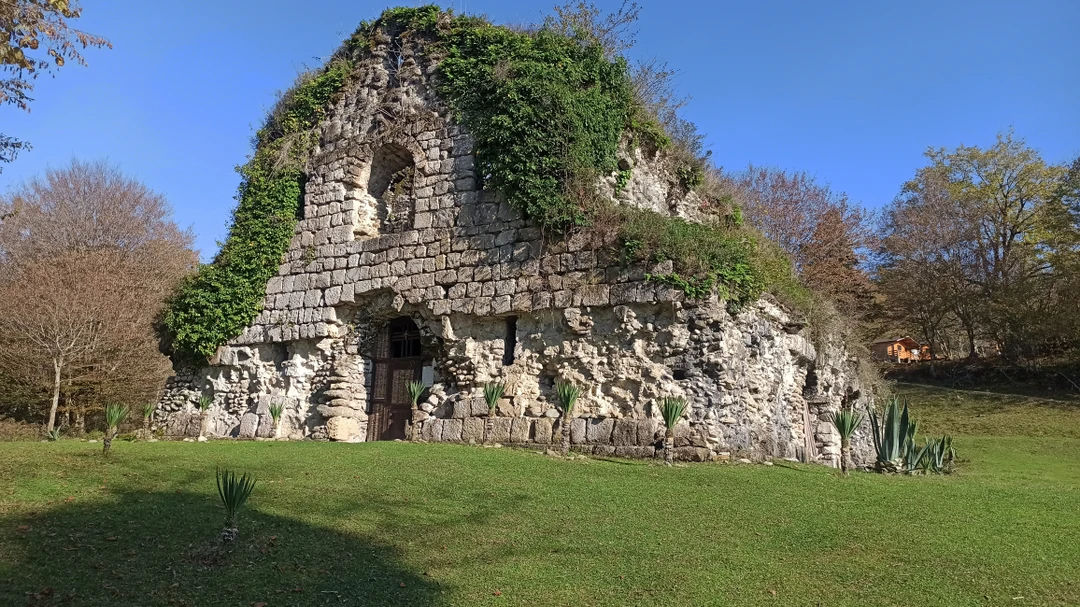 Ездили с друзьями, экскурсию нам проводил Дмитрий. Основные моменты осветил полностью, от себя добалял очень полезные