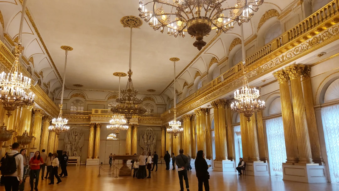 Снова в Петербурге и снова к Михаилу, но на новую экскурсию. Тема другая, а интересный рассказ