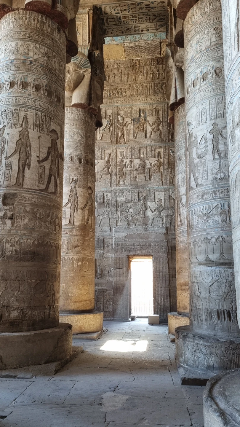 Экскурсия понравилась. Ахмед отличный гид с хорошим русским и знанием материала. Храм в Дендере потрясающий, обязательно нужно увидеть