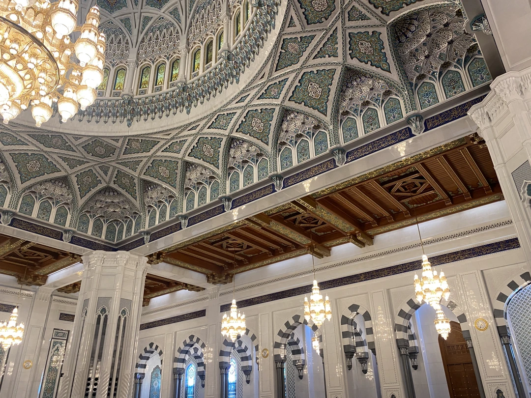 Очень насыщенная экскурсия, получили много информации, проехались по основным достопримечательностям. Ольга -очаровательная, очень понятно и спокойно