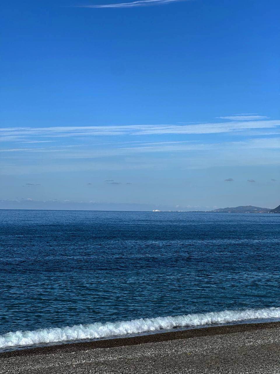 Сергей просто прекрасный человек!! Все было круто, показал нам замечательные места и рассказал историю Абхазии. Познакомил