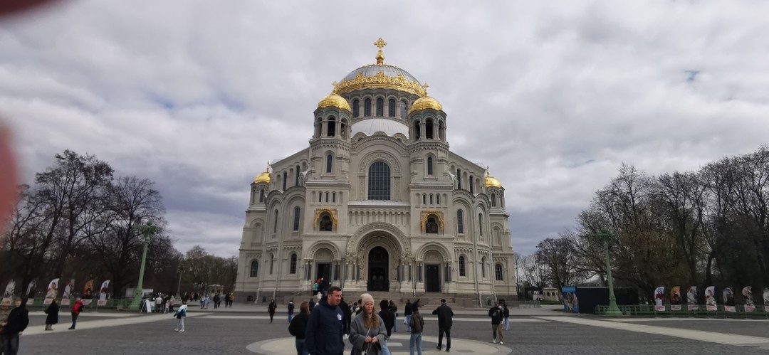 Кронштадт в мини-группе на комфортабельном автомобиле (Елена)