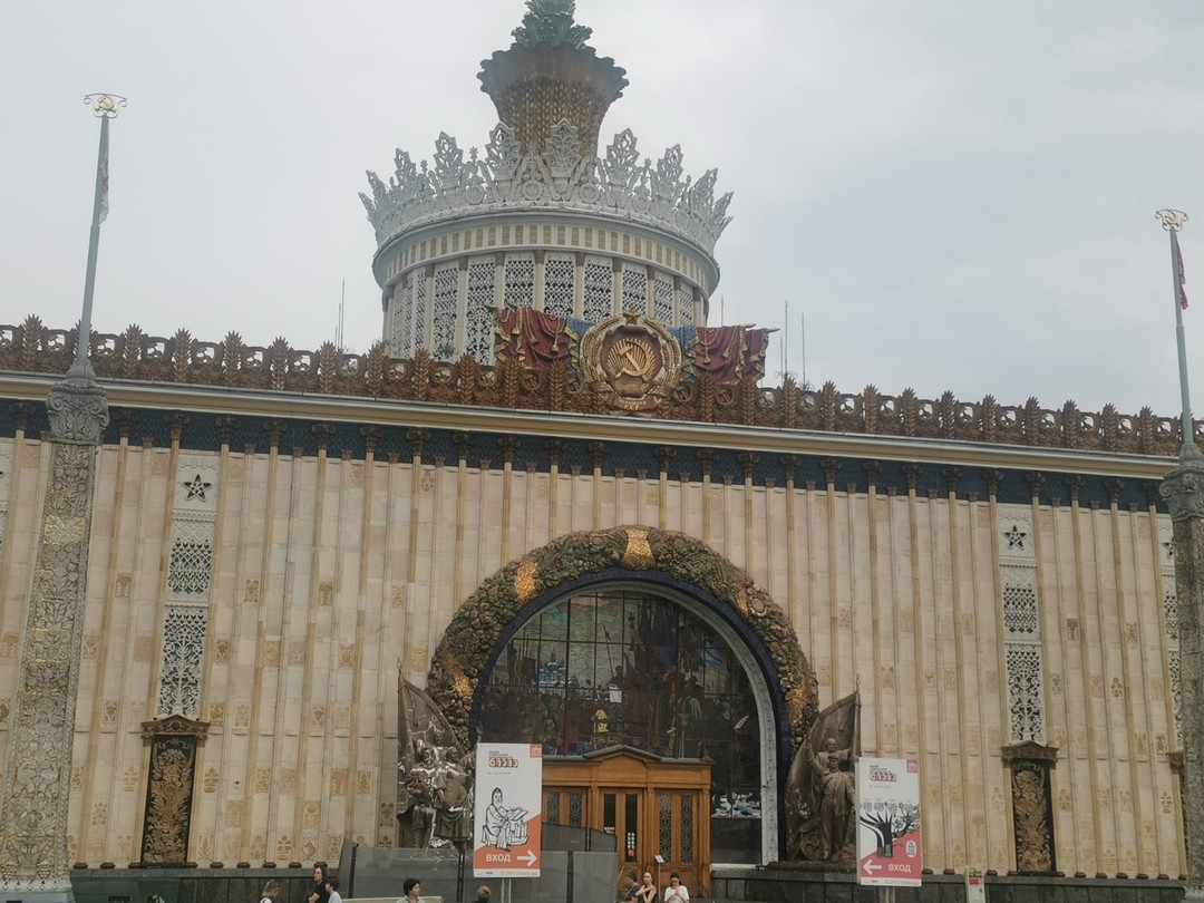 ВДНХ - зеркало истории СССР (Ольга)