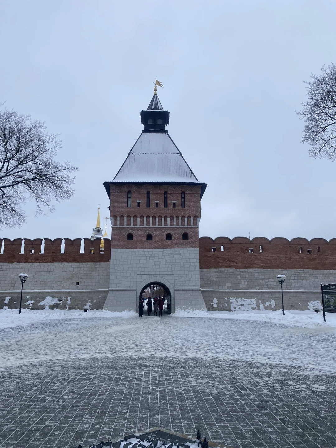 Очень довольны экскурсией и гидом Татьяной. Было не скучно, информативно и интересно. Татьяна провела нас по