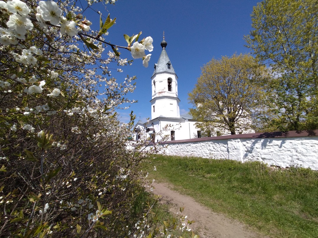В майские я побывала в Пскове на 5 экскурсиях от Трипстера и именно от этой (11 мая) - самые неоднозначные ощущения.