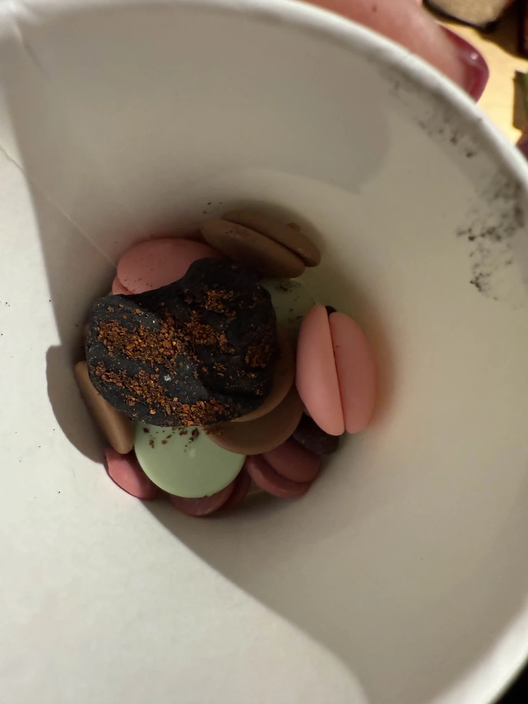 Очень понравился мастер-класс по изготовлению шоколадной плитки с дегустацией 15 видов шоколада. Нас было 30 человек