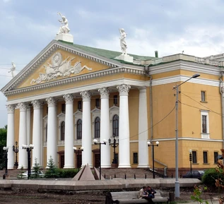 Театр оперы и балета имени И. М. Глинки