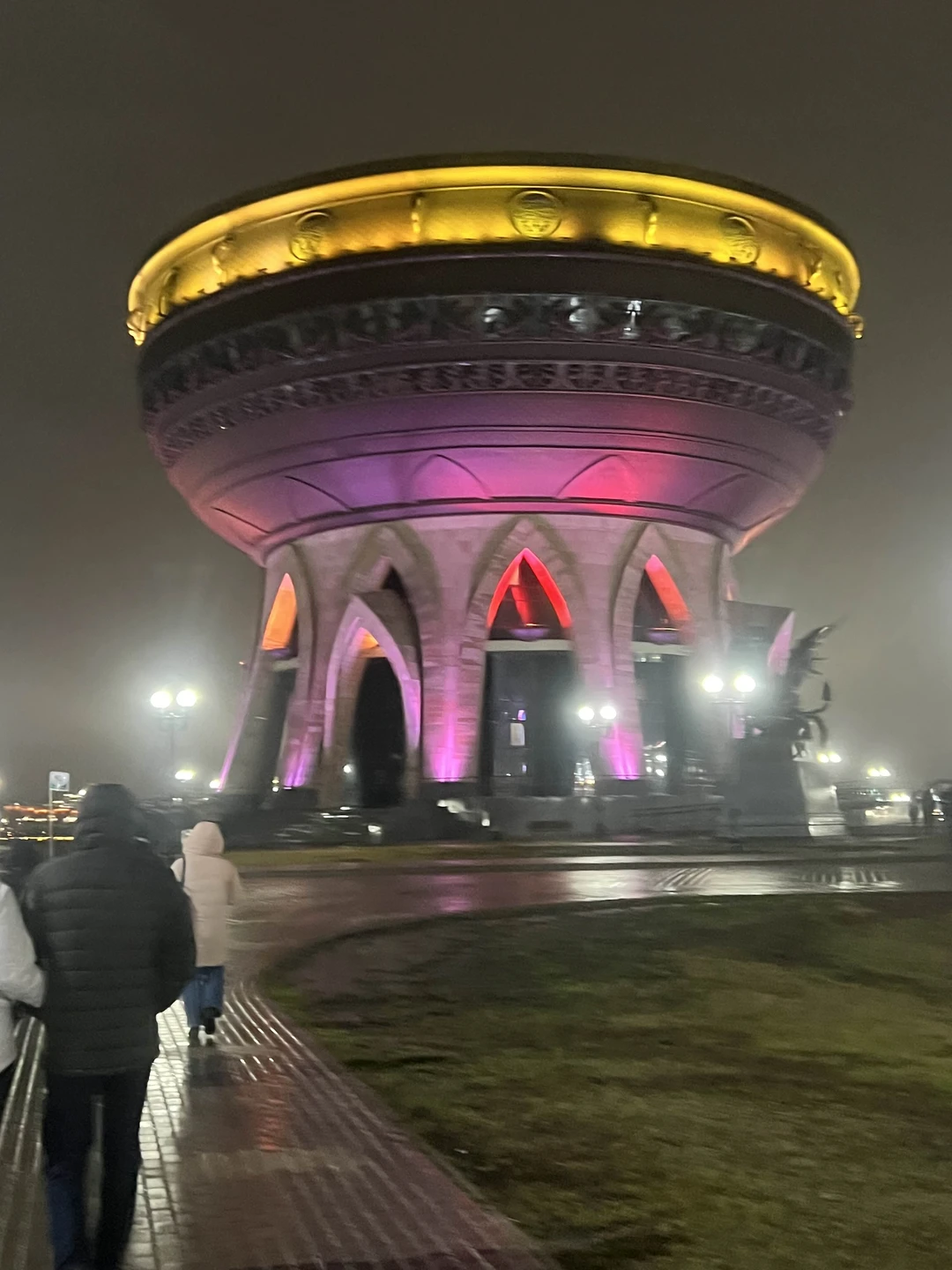 Очень красивая экскурсия, вечерняя Казань великолепна, на большом автобусе прекрасный обзор