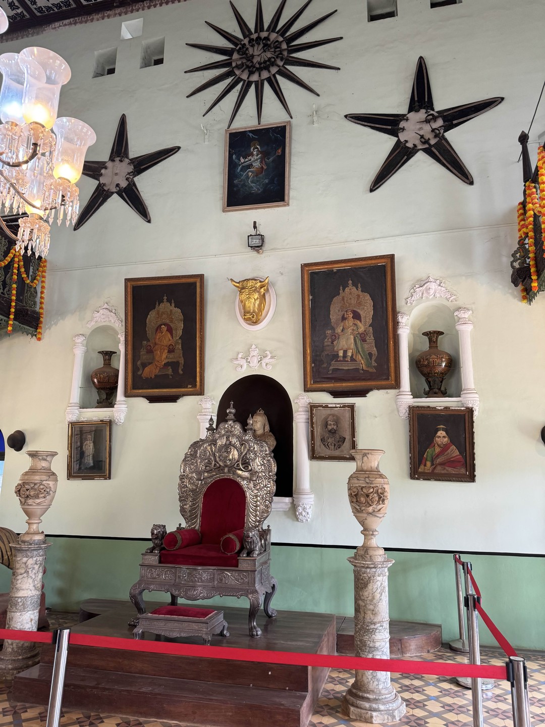 Прекрасно провели время на экскурсии! Валентине огромное спасибо за увлекательный рассказ — узнали много нового и