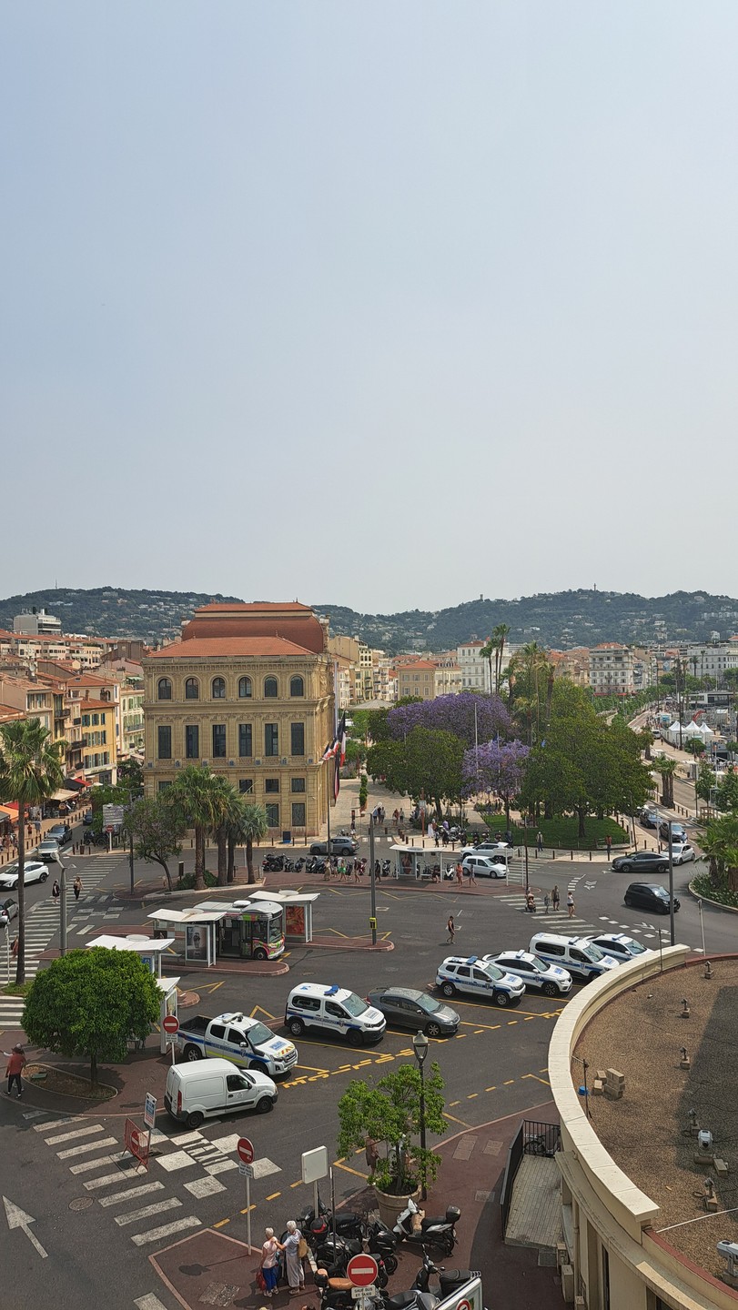 Благодаря Полине нам удалось ощутить весь колорит этого чудесного города. Мы узнали много исторических фактов, местных