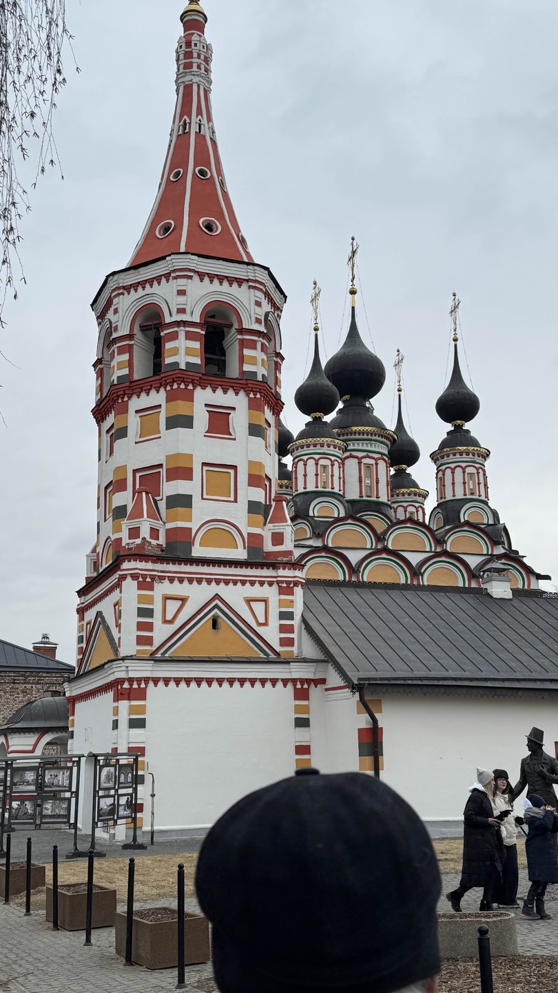 Колокольни Суздаля со звонарем (Ирина)