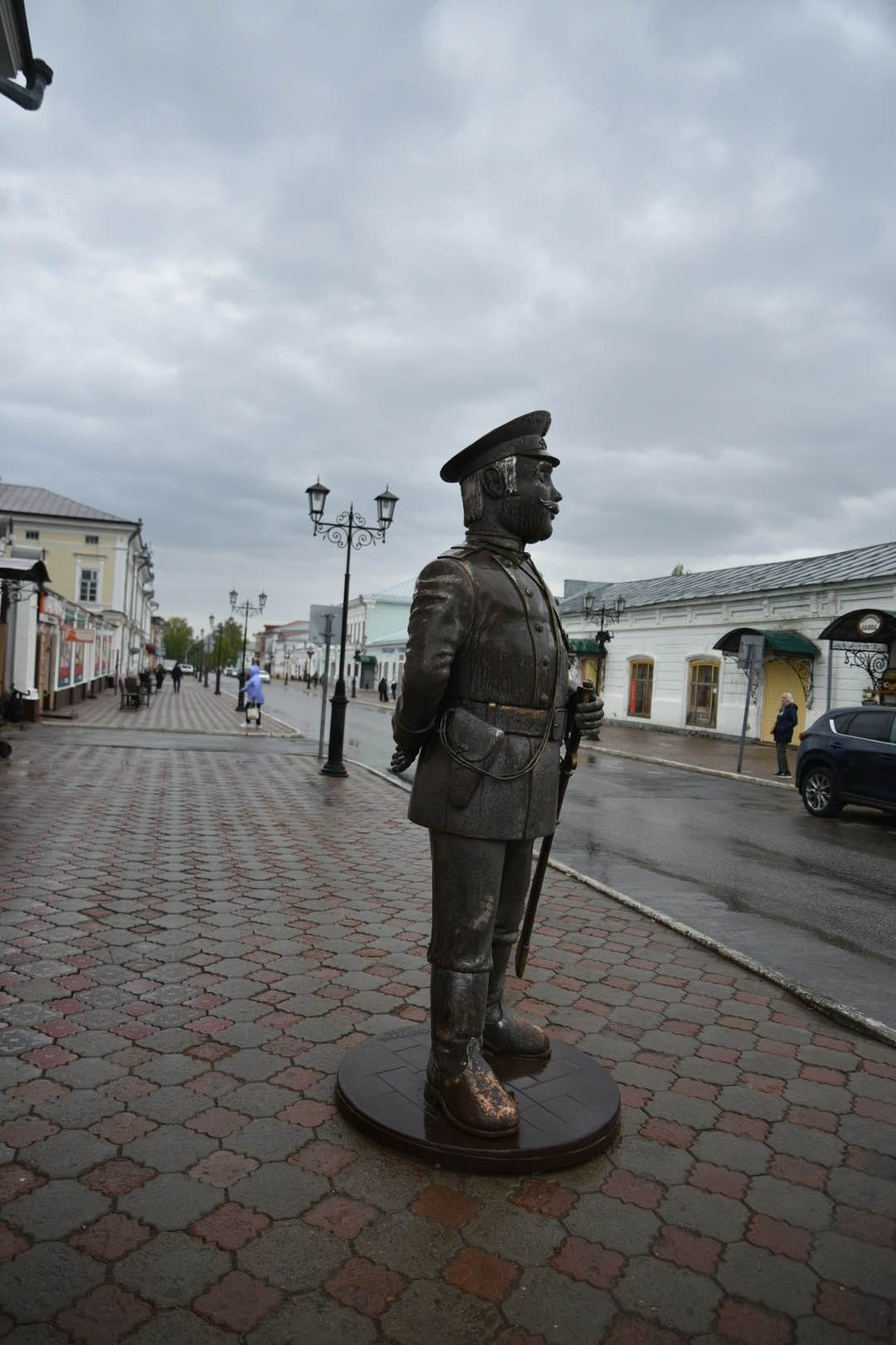 Отличные гид-сопровождающий и гид-экскурсовод по городу! Прекрасные экскурсоводы в музее! Но очень мало времени на сам