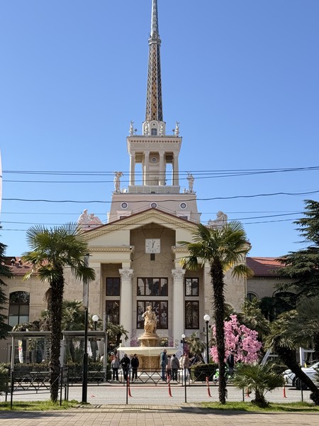 нам понравилась экскурсия (были 8 марта 2026), достаточно много интересной и полезной информации об истории города