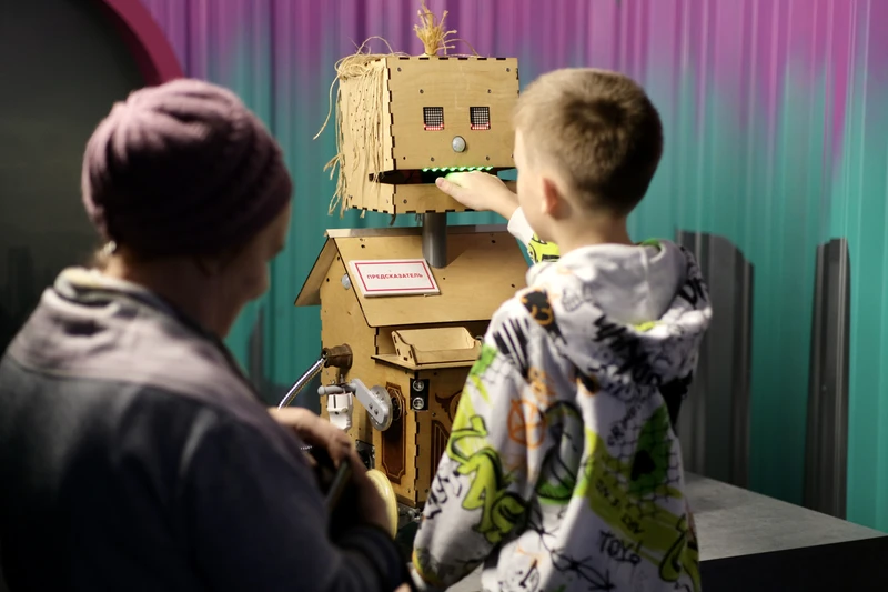 Экскурсия на выставку роботов «Робостанция»