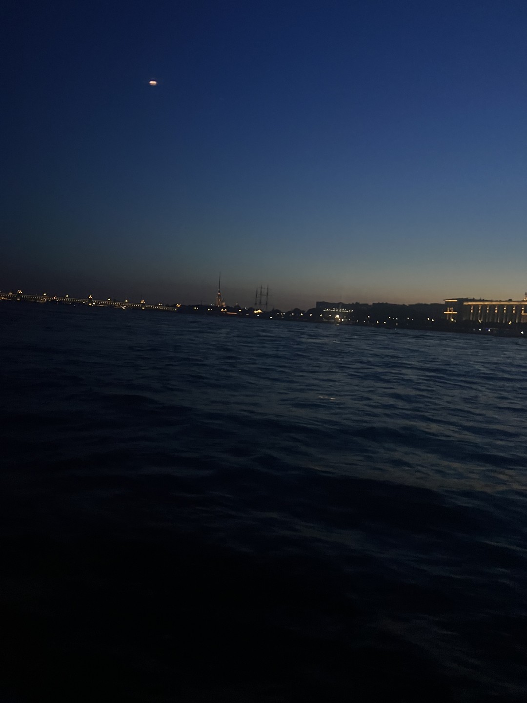 Теплоходная прогулка по Неве и Финскому заливу - на закате под живую музыку (Иван)