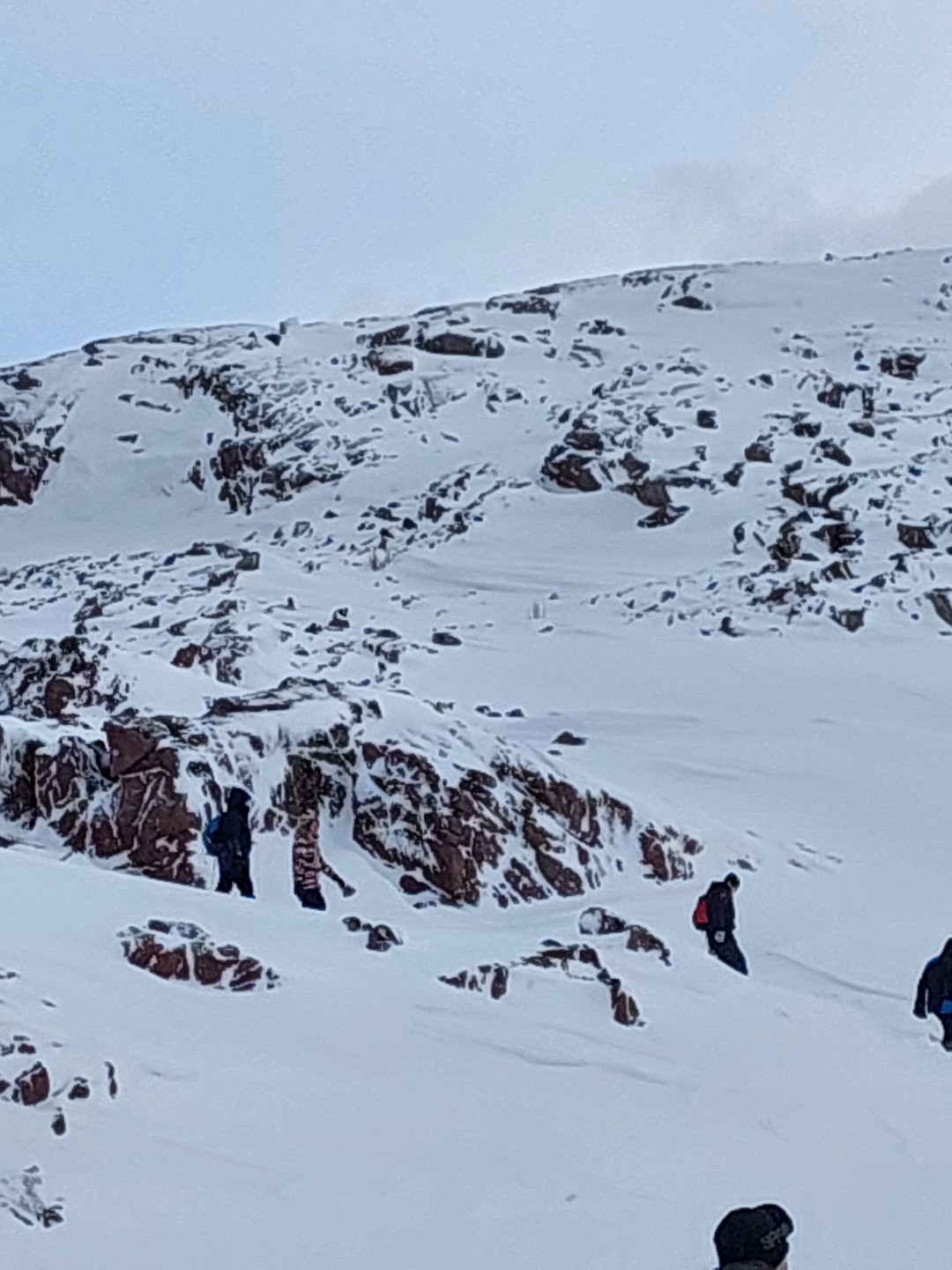 Огромное спасибо за прекрасный отдых. Отдыхали компанией 9 человек. Отлично провели время! Несмотря на сильный снегопад