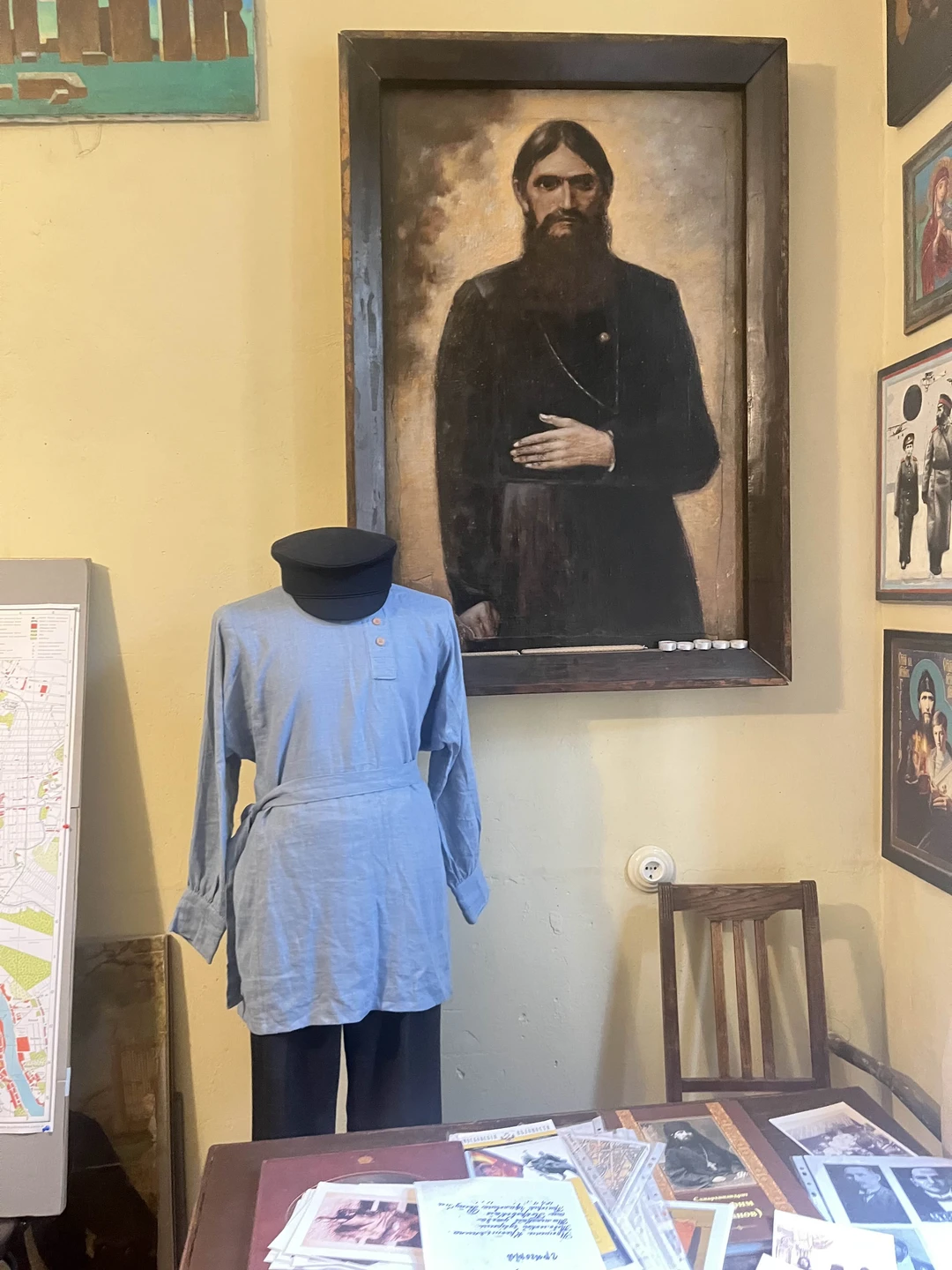 В квартиру Распутина - в составе мини-группы (Елена)