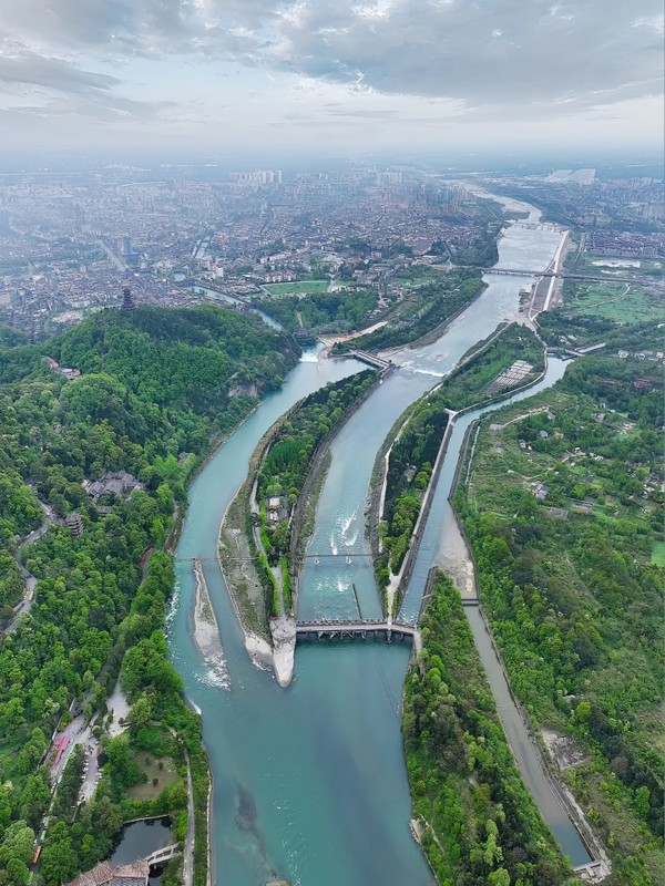 Чудеса инженерной мысли: из Чэнду - к гидроузлу Дуцзянъянь