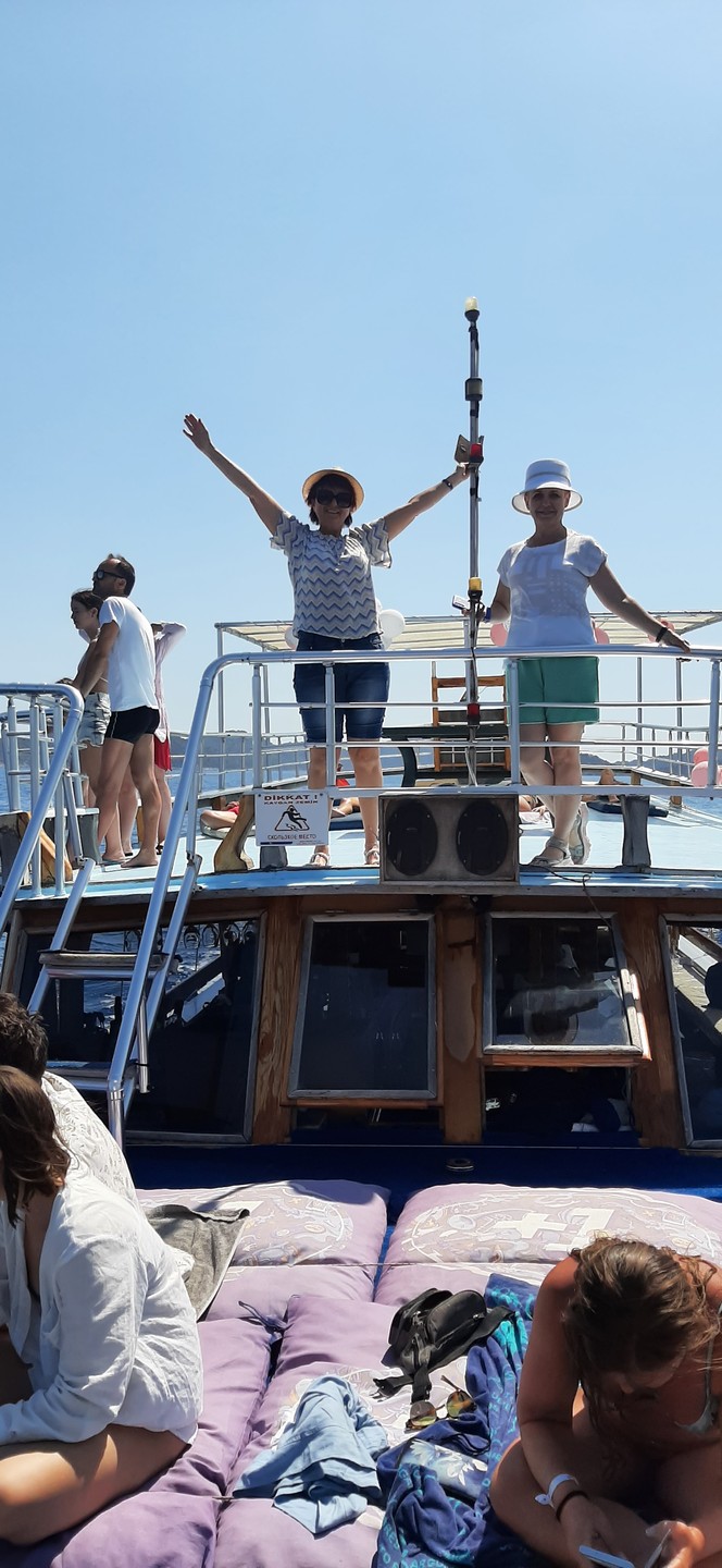 Всем рекомендую эту экскурсию. Наша тур стоил 37 евро, в то время как в отеле такую