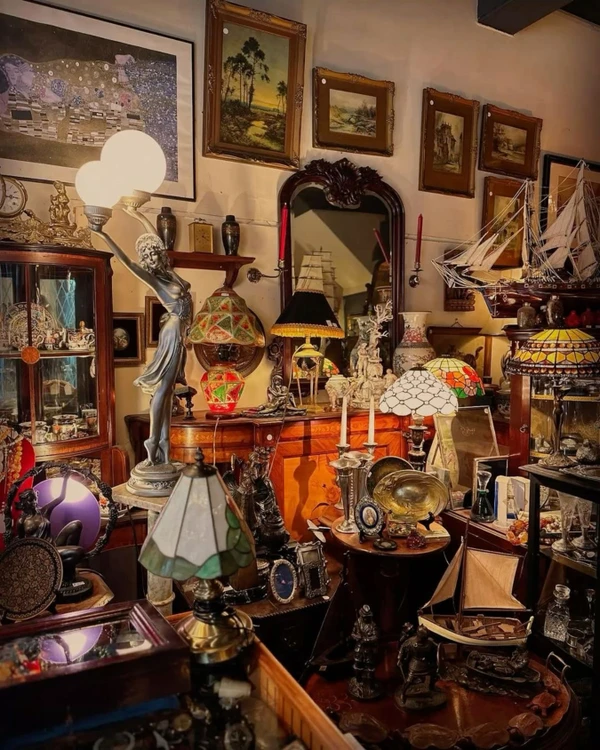 Охота за сокровищами: поиск винтажа в тайных уголках Стамбула