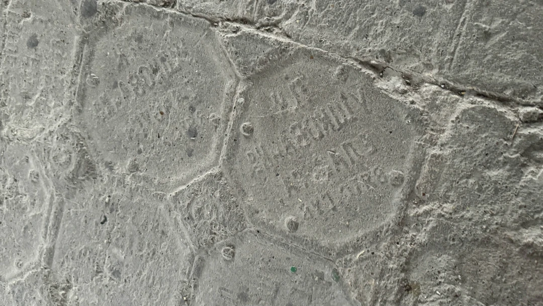 Ездили с Сергеем в Елабугу, 25 октября 2024г. Как ни странно, есть такой маршрут Ижевск-Елабуга-Ижевск. Экскурсия